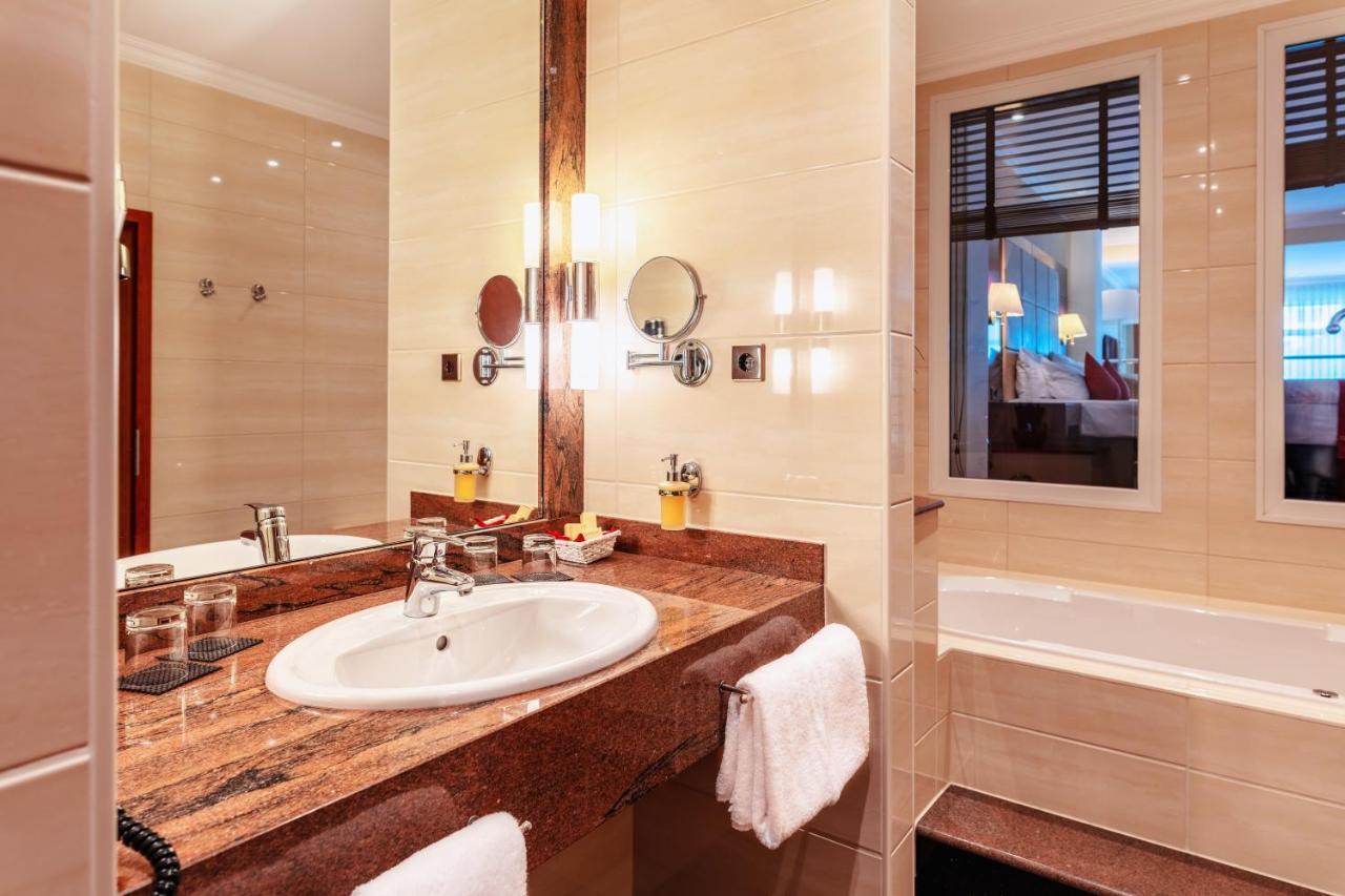 Amaris Hotel Μπρέμερχαφεν Εξωτερικό φωτογραφία